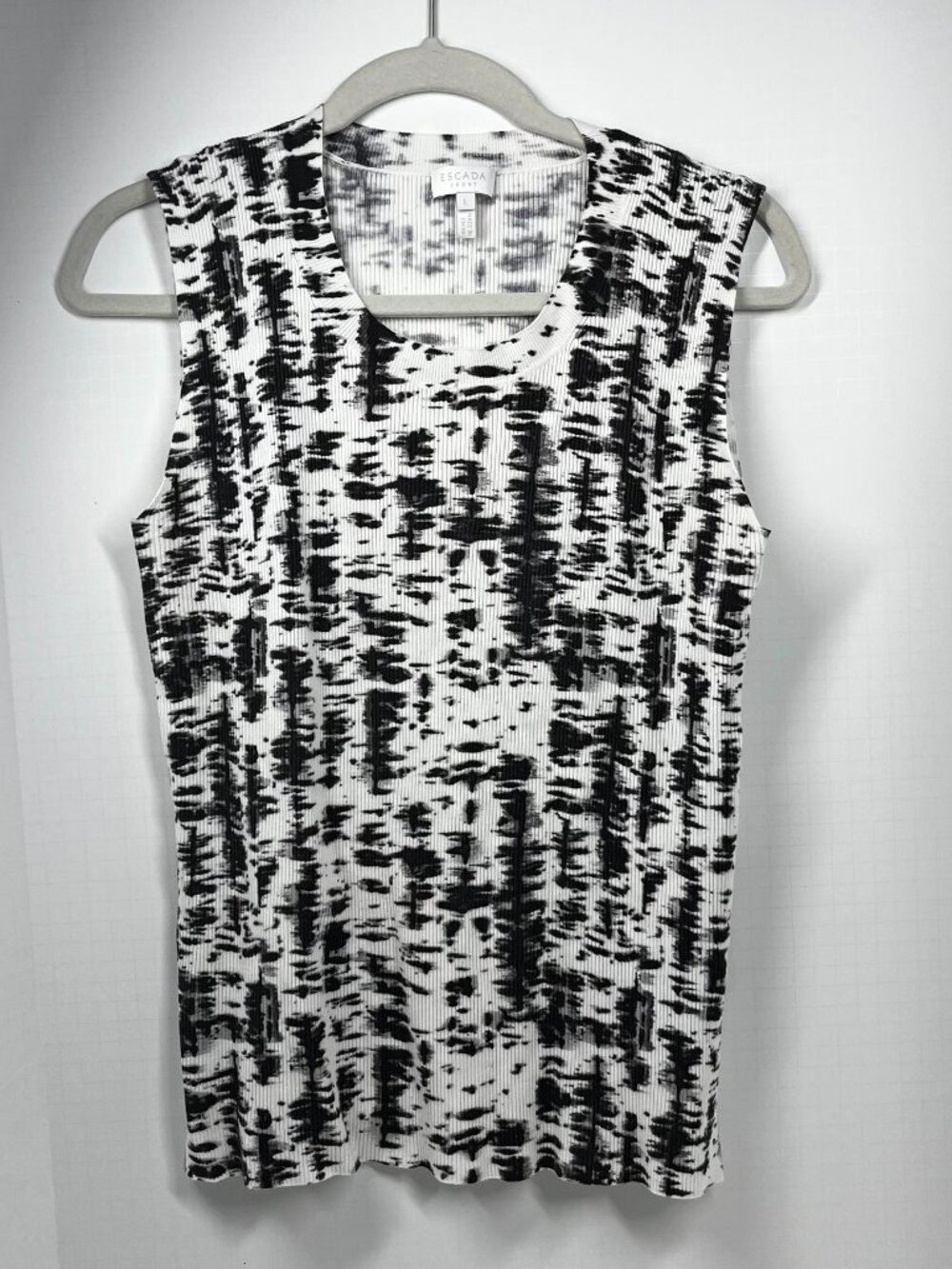 Escada Sport Black & White Abstract  Print Scoop Neck Sleeveless Knit Top, Sz. L